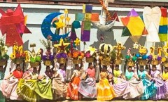 Las Chinas Oxaqueñas de doña Casilda abrieron la tradicional Guelaguetza