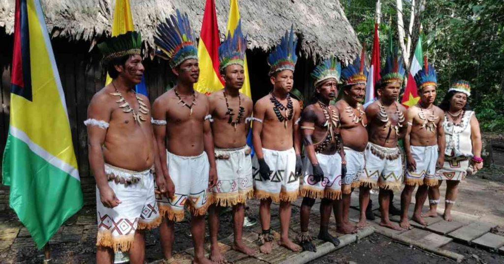 Los Indígenas Del Amazonas – El Oficio De Historiar