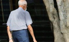 Más de la mitad de ancianos padece limitaciones físicas