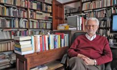 Enrique Dussel publica "Filosofía de la liberación" en la editorial Akal