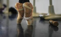 De 240 mil refugiados en Alemania, hay más de 200 bailarines que reciben asistencia del ballet de Berlín.