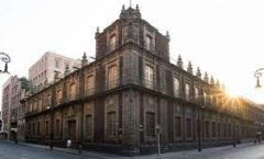 "El Foro Valparaíso" Lo mandó a construir el marqués Miguel de Berrio y Zaldívar,
