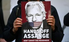 La persecución contra Julian Assange no es diferente a la que tuvo la Unión Soviética contra Solzhenitsyn.