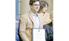 Orlando Mondragón es médico cirujano ganador del IV Premio de Poesía Joven Alejandro Aura