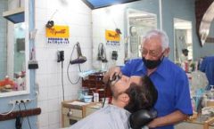 Don Miguelito Convierte el oficio de peluquero en un arte