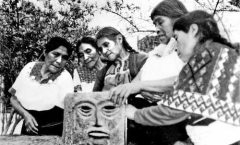 47 años del taller editorial maya tsotsil "Leñateros" de San Cristóbal de las Casas, Chiapas.