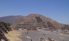 "La población del Valle de Teotihuacan" obra en tres bellos volúmenes cordinada por Manuel Gamio