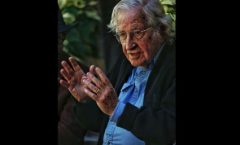 Mantener la desigualdad en EU, misión de los republicanos: Chomsky