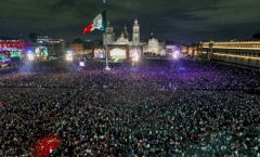 Con asistencia de 280 mil personas, el Grupo Firme en el Zócalo; grescas, asfixias y desmayos.