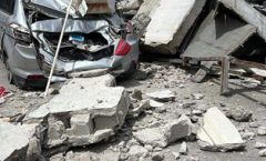 El terremoto de 7.7 causó la muerte a mujeres y lesiones a otra y a dos menores, daños en viviendas.