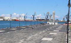 Plancha del Malecón luce despejada: empresarios ven con buenos ojos el desalojo