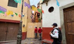 Clausuran el Callejón del Beso en Guanajuato  Conflicto entre fotógrafos y la dueña de un balcón
