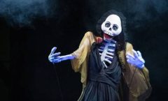 Espectáculo de títeres Viene la muerte cantando, de la compañía La Trouppe.