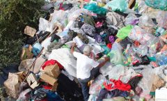 Antonio Freyermuth, ex profesor de la UNAM y del IPN, de 70 años, acumuló 150 toneladas de basura para vender