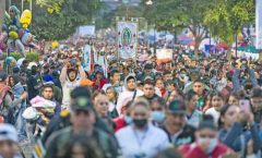 Asistencia récord a la Basílica de Guadalupe, más de 3 millones de personas  22 horas, la cual se incrementaría durante la madrugada.