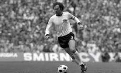 Franz Beckenbauer, El Káiser, uno de los mejores jugadores de todos los tiempos, conquistó la Copa del Mundo en 1974.   la redacción      Franz Beckenbauer,