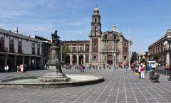 Una de las plazas más bellas de la Ciudad de México y con rica historia es la de Santo Domingo