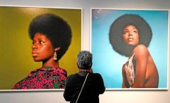 Alicia Keys, expone su colección, integrada por artistas afroestadunidenses o de la diáspora negra.