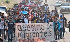 Viacrucis Migrante para exigir al gobierno federal les permita el tránsito por México y puedan llegar a la frontera norte